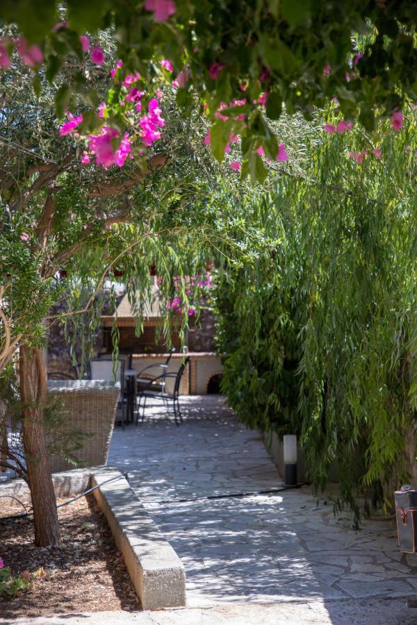 Alicelia Boutique Inn Вати Екстериор снимка