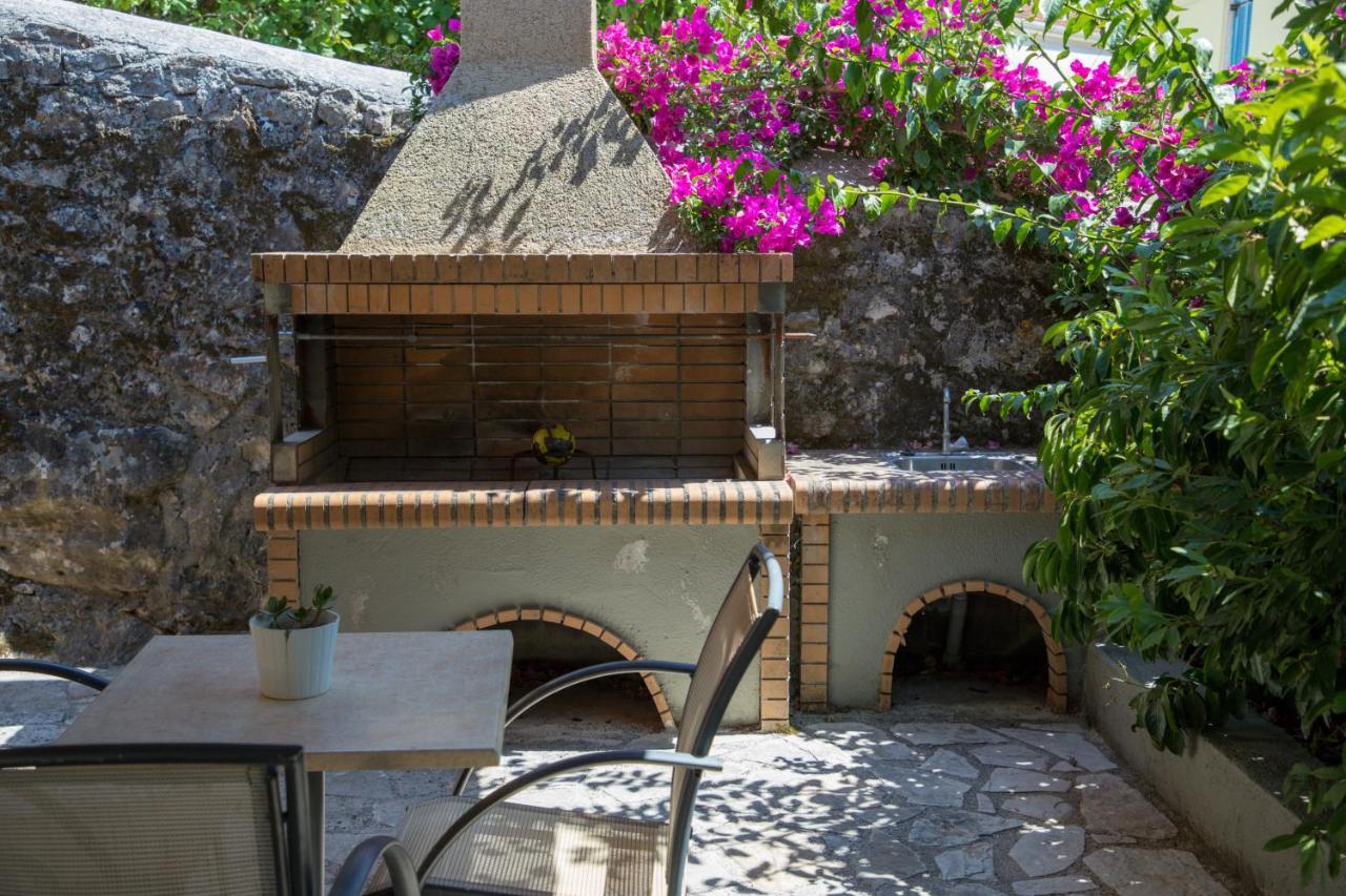 Alicelia Boutique Inn Вати Екстериор снимка