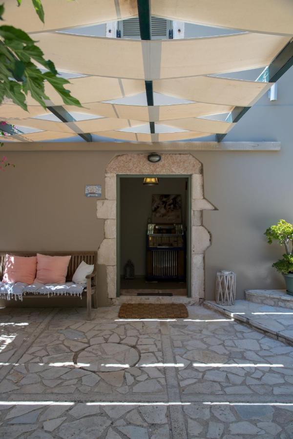 Alicelia Boutique Inn Вати Екстериор снимка