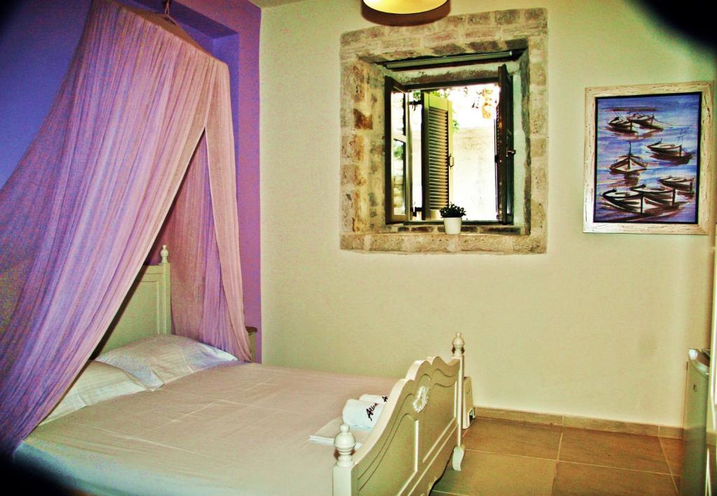 Alicelia Boutique Inn Вати Стая снимка