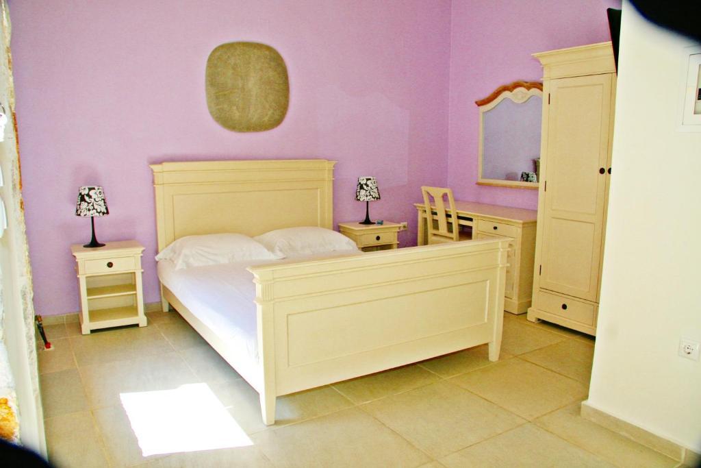 Alicelia Boutique Inn Вати Стая снимка
