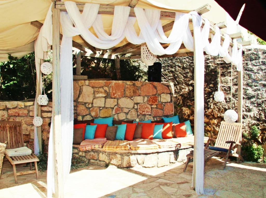 Alicelia Boutique Inn Вати Екстериор снимка